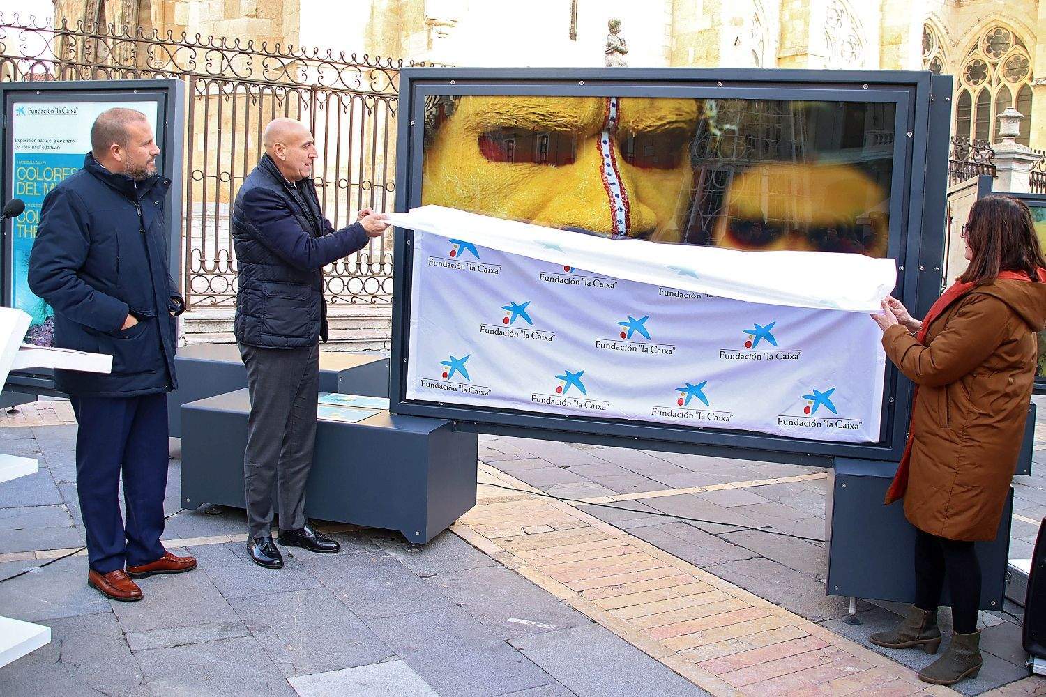 José Antonio Díez, alcalde de León, inaugura una exposición que explora los colores del mundo, destacando imágenes capturadas por fotógrafos de National Geographic José Antonio Díez, alcalde de León, inaugura una exposición que explora los colores del mundo, destacando imágenes capturadas por fotógrafos de National Geographic