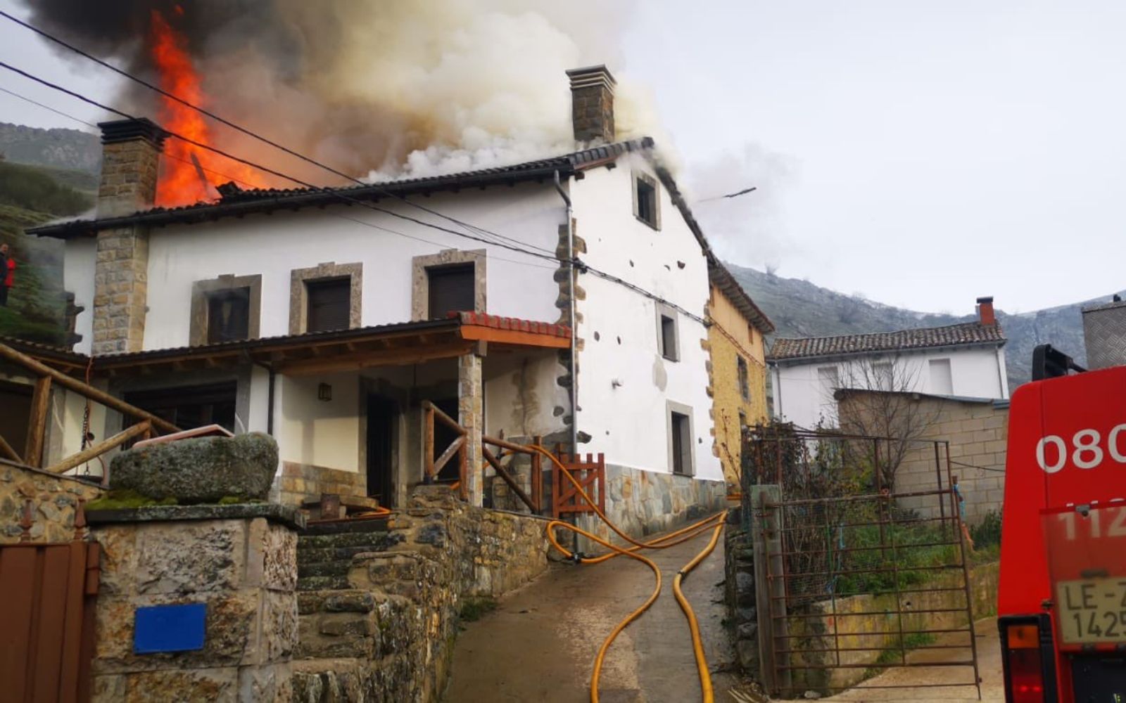 Incendio de vivienda en Pendilla de Arbas