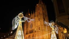 Angeles iluminados en la Catedral de León