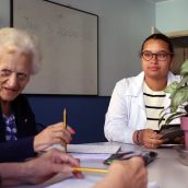 Voluntariado de estudiantes extranjeras en Alzheimer León | Peio García (ICAL)