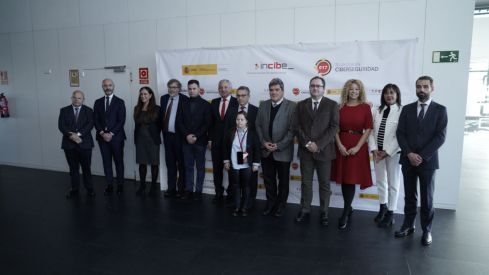 El ministro José Luis Escrivá visita las instalaciones de INCIBE El ministro José Luis Escrivá visita las instalaciones de INCIBE