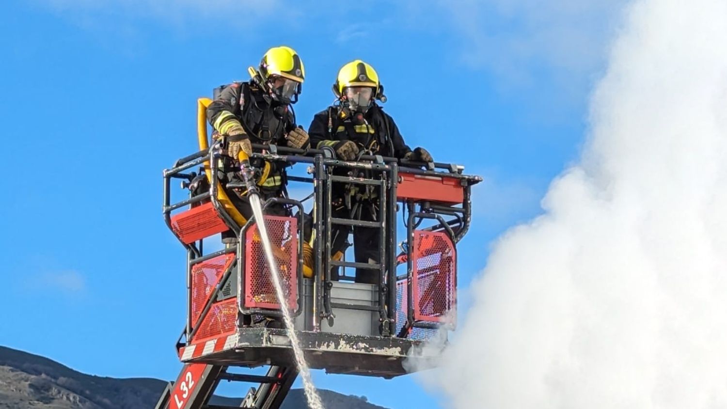 Arde una casa abandonada en Huergas de Gordón