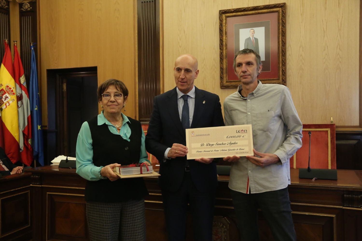 Diego Sánchez Aguilar galardonado con el Premio de Poesía Antonio González de Lama por su obra 'El nudo'