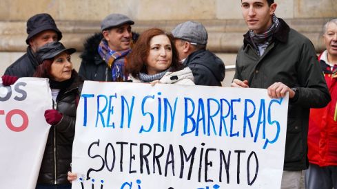 Concentración por el soterramiento en San Andrés