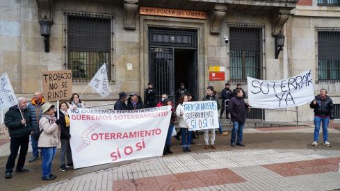  Concentración por el soterramiento en San Andrés