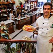 La Confitería Conrado de La Bañeza, sortea 10.000 euros por la compra de su tradicional Roscón de Reyes La Confitería Conrado de La Bañeza, sortea 10.000 euros por la compra de su tradicional Roscón de Reyes