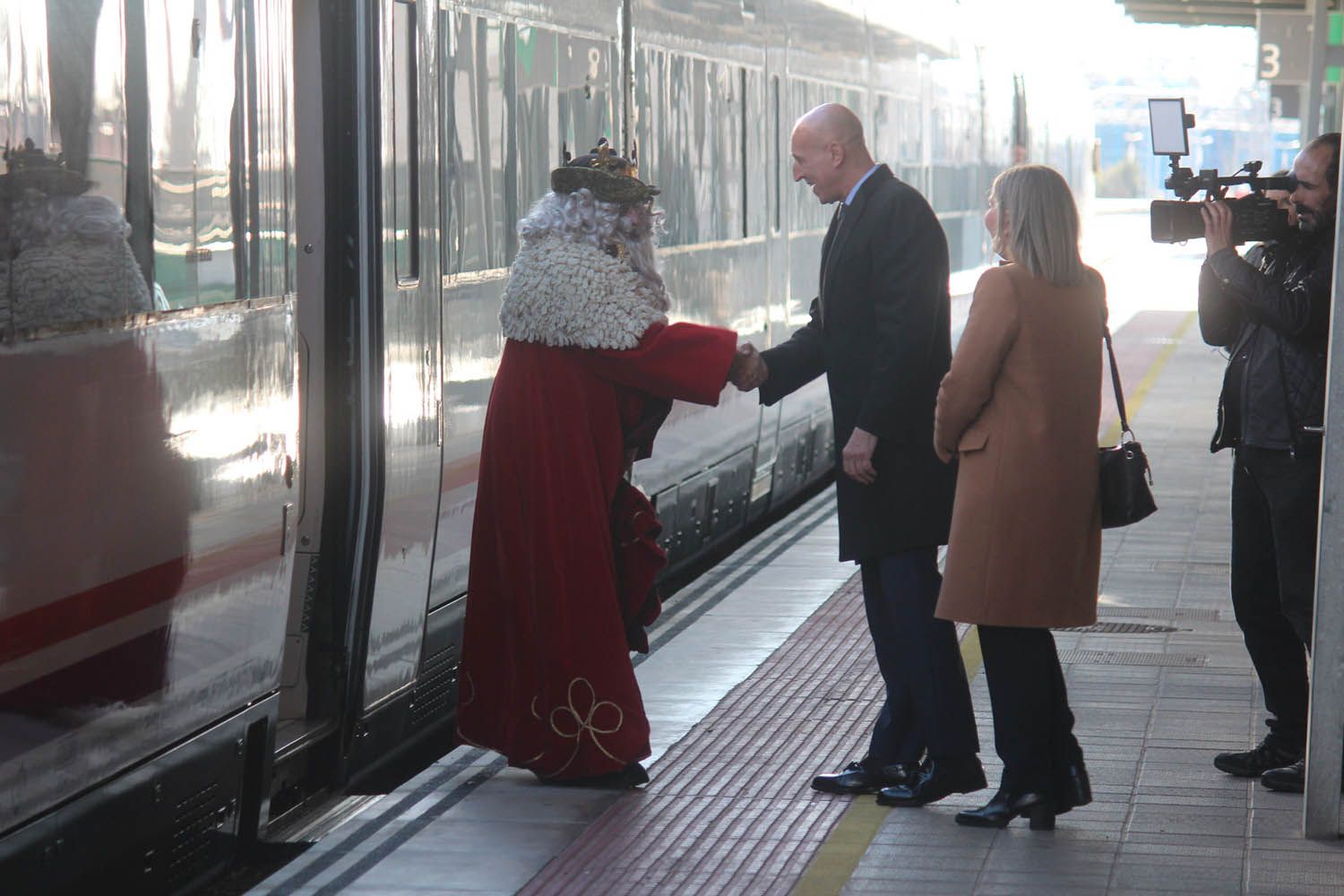 Llegada de los Reyes Magos a la estación de trenes de León | José Martín 