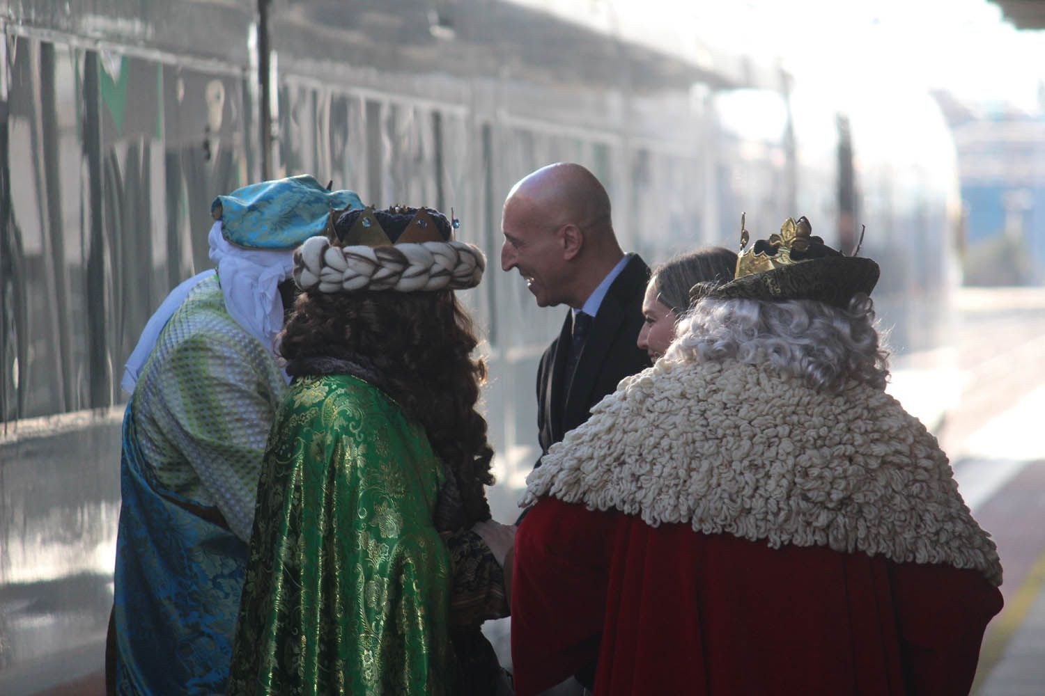 Llegada de los Reyes Magos a la estación de trenes de León | José Martín 