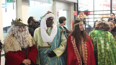 Llegada de los Reyes Magos a la estación de trenes de León | José Martín Llegada de los Reyes Magos a la estación de trenes de León | José Martín