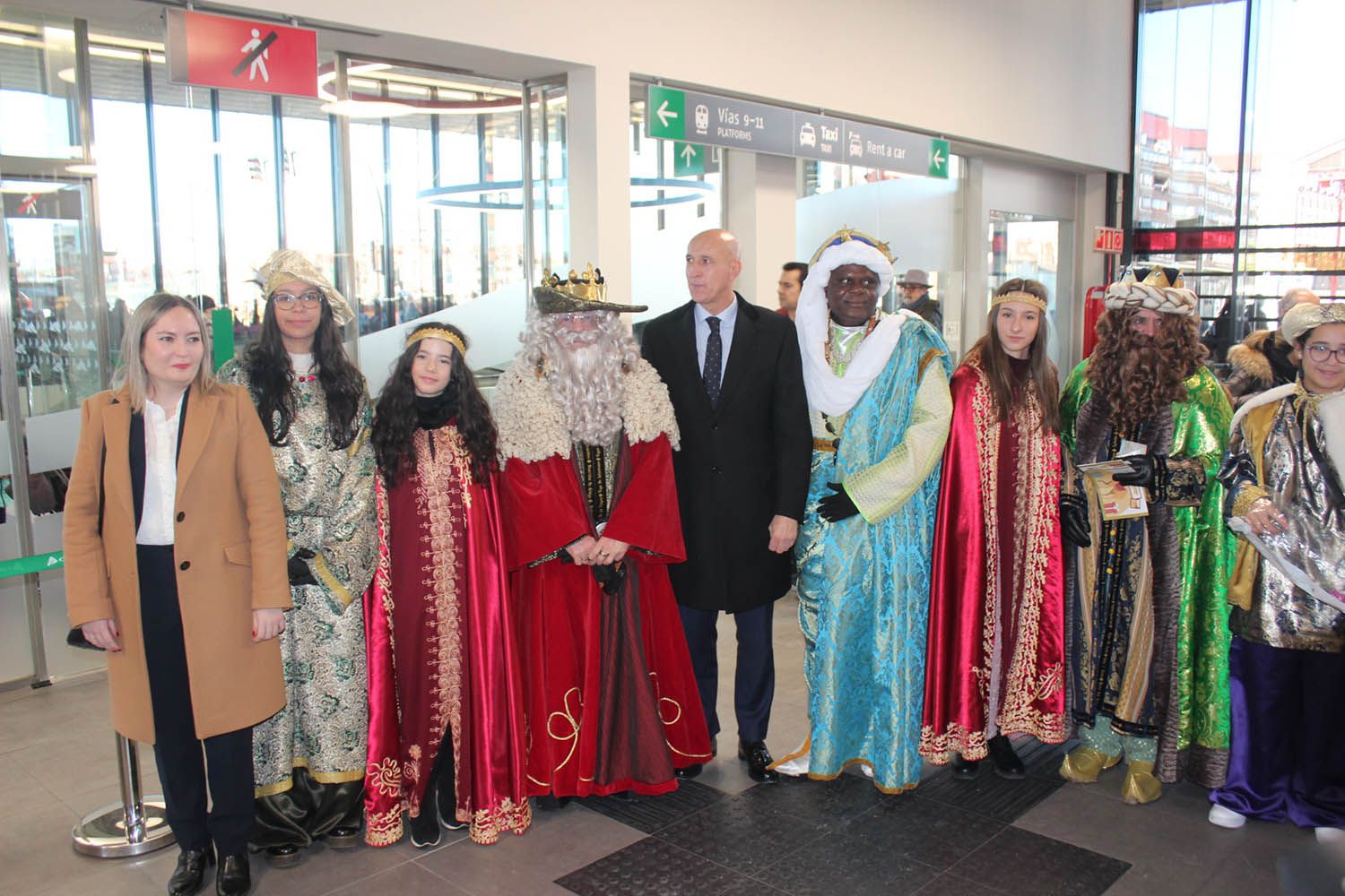 Llegada de los Reyes Magos a la estación de trenes de León | José Martín 