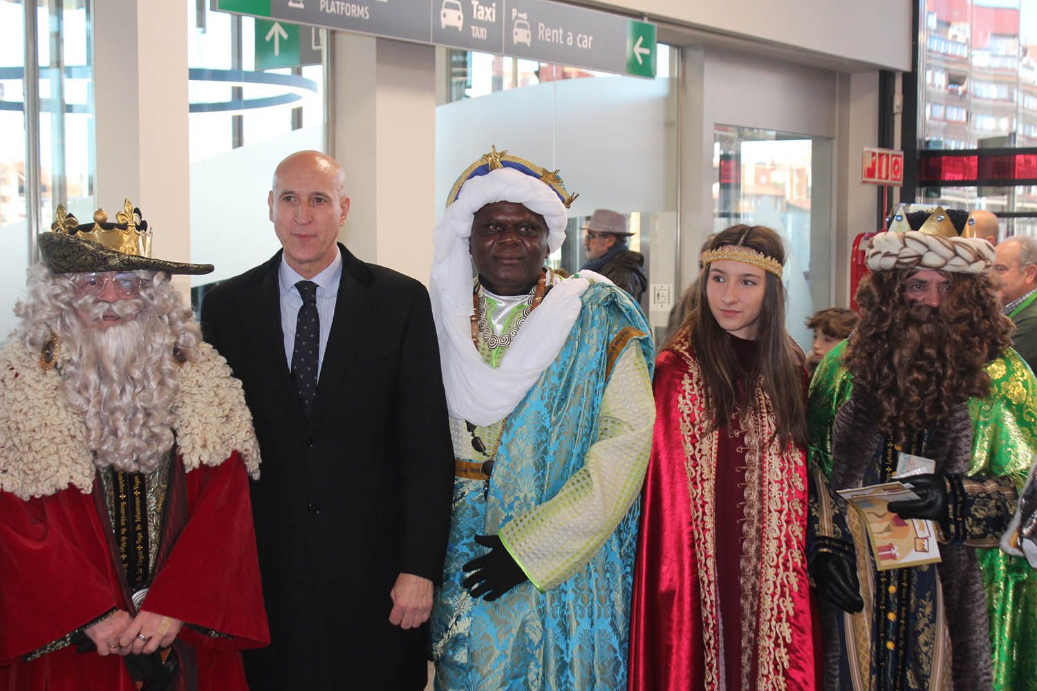 Llegada de los Reyes Magos a la estación de trenes de León | José Martín 