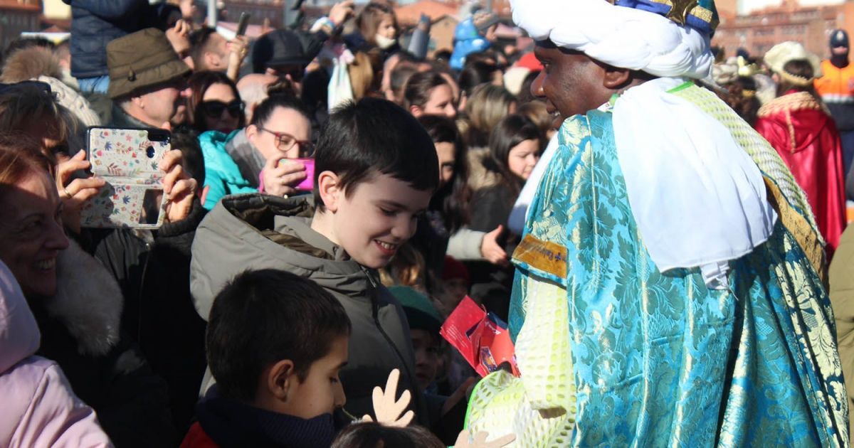 Los leoneses más pequeños dan la bienvenida a los Reyes Magos en la ...