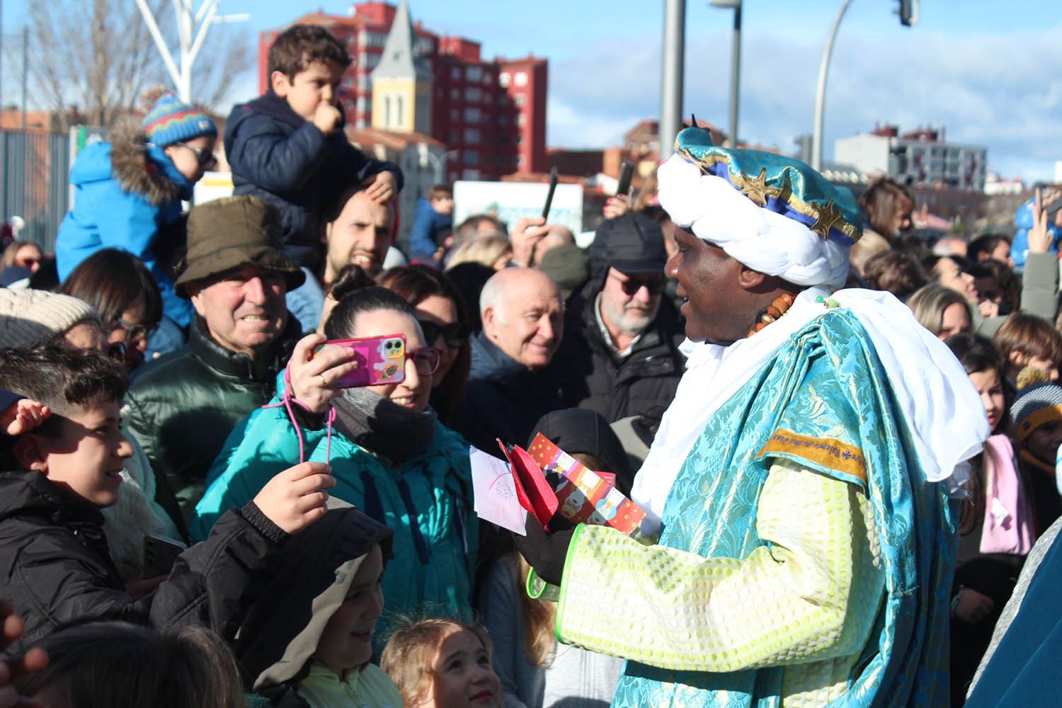 Llegada de los Reyes Magos a la estación de trenes de León | José Martín 