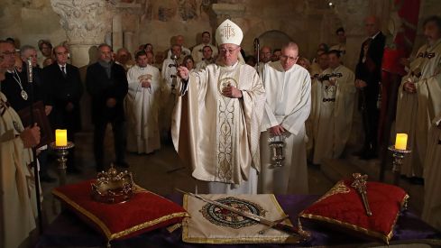 Responso ante el Panteón Real de la Colegiata de San Isidoro en León | Peio García Responso ante el Panteón Real de la Colegiata de San Isidoro en León | Peio García