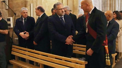 Responso ante el Panteón Real de la Colegiata de San Isidoro en León | Peio García Responso ante el Panteón Real de la Colegiata de San Isidoro en León | Peio García