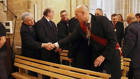 Responso ante el Panteón Real de la Colegiata de San Isidoro en León | Peio García Responso ante el Panteón Real de la Colegiata de San Isidoro en León | Peio García