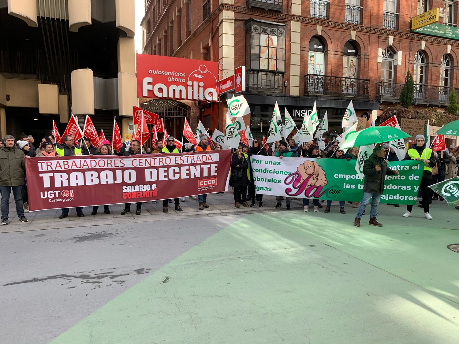 Movilización de los trabajadores del Centro Estrada de León | José Martín