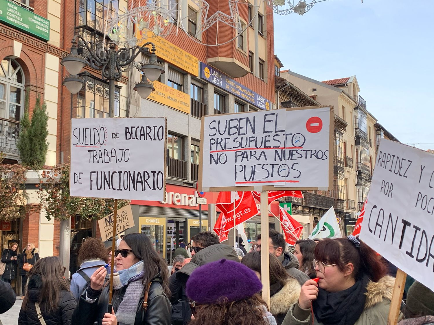 Movilización de los trabajadores del Centro Estrada de León | José Martín