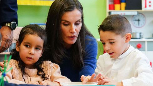 Los reyes entregan el Premio Princesa de Girona Escuela del Año 2022 al CEIP Gumersindo Azcárate