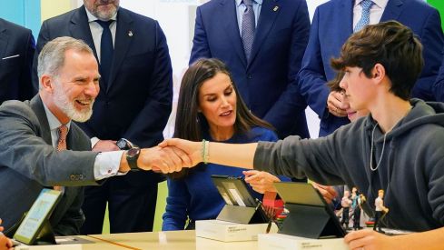 Los reyes entregan el Premio Princesa de Girona Escuela del Año 2022 al CEIP Gumersindo Azcárate
