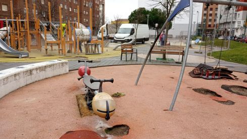  Arrancan los trabajos de reparación y mejora de las áreas de juegos infantiles en San Andrés del Rabanedo