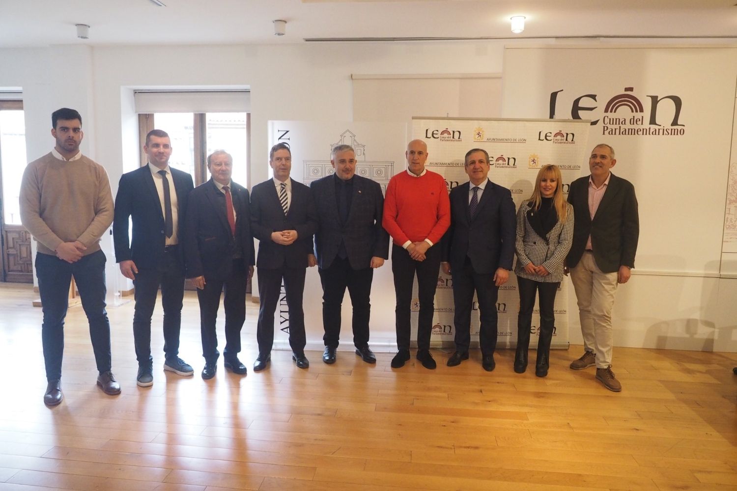 Presentación de León como sede del Campeonato del Mundo Junior de Halterofilia Presentación de León como sede del Campeonato del Mundo Junior de Halterofilia