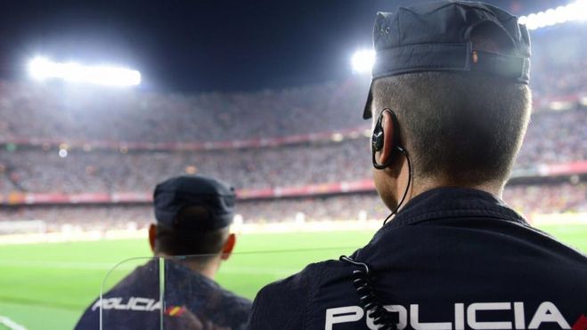 La Liga de Fútbol Profesional y los clubes se suman al homenaje de la Policía Nacional en su Bicentenario