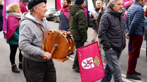 Concentración en protesta por la remodelación de la estación de autobuses de León
