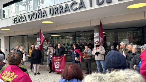 Concentración en protesta por la remodelación de la estación de autobuses de León