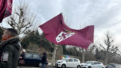 Concentración en protesta por la remodelación de la estación de autobuses de León