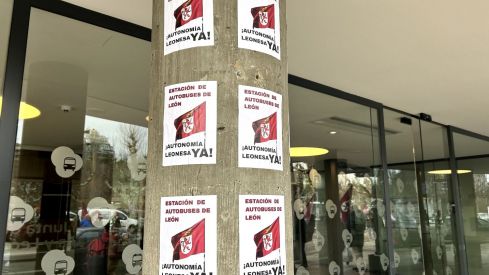 Concentración en protesta por la remodelación de la estación de autobuses de León