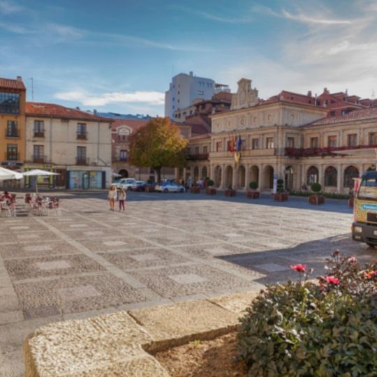 Plaza de San Marcelo, donde se encuentra una de las sedes de Ayuntamiento de León Plaza de San Marcelo, donde se encuentra una de las sedes de Ayuntamiento de León