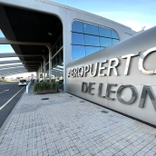 AENA estudiará la viabilidad de la terminal de mercancías en el aeropuerto de León