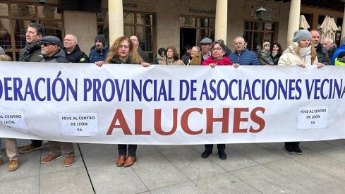 Concentración en Astorga por la recuperación de la vía ferroviaria de la Ruta de la Plata | Belén González