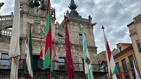 Concentración en Astorga por la recuperación de la vía ferroviaria de la Ruta de la Plata | Belén González