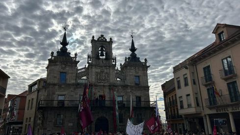 Concentración en Astorga por la recuperación de la vía ferroviaria de la Ruta de la Plata | Belén González