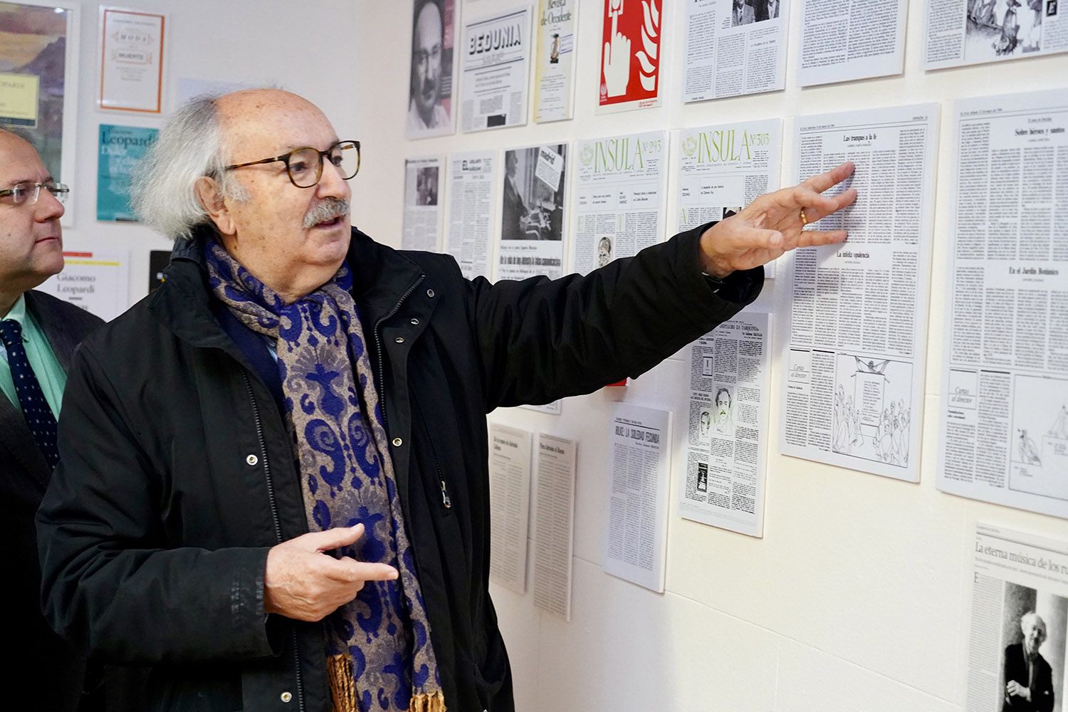 Visita de Carlos Pollán a la Casa de la Poesía de La Bañeza | Campillo (ICAL)