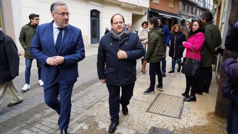 Visita de Carlos Pollán a la Casa de la Poesía de La Bañeza | Campillo (ICAL)