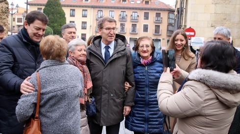 Feijoo y Mañueco mantienen un coloquio sobre la educación | Peio García / ICAL.