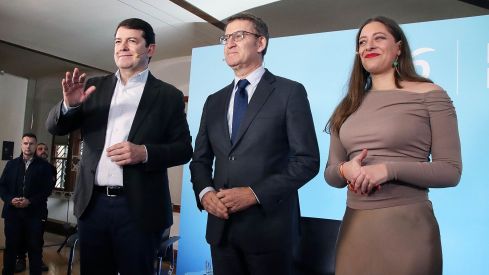  Feijoo y Mañueco mantienen un coloquio sobre la educación | Peio García / ICAL.