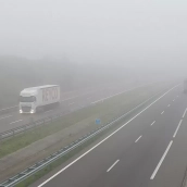 La niebla condiciona la circulación en la A6 entre Narayola y Villamartín de la Abadía