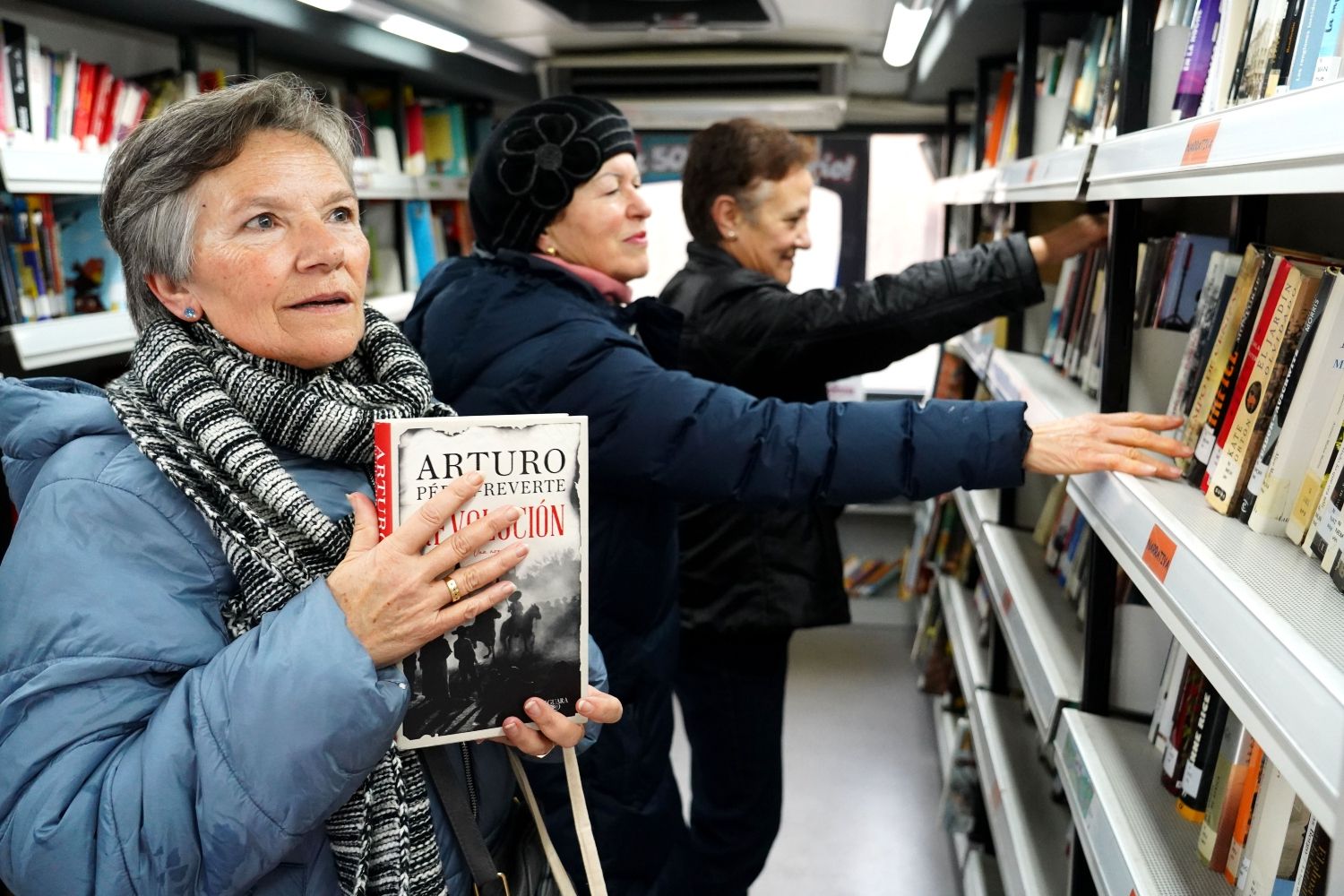 El Bibliobús de León cumple 50 años: Más que un servicio de libros, una conexión vital en los pueblos olvidados