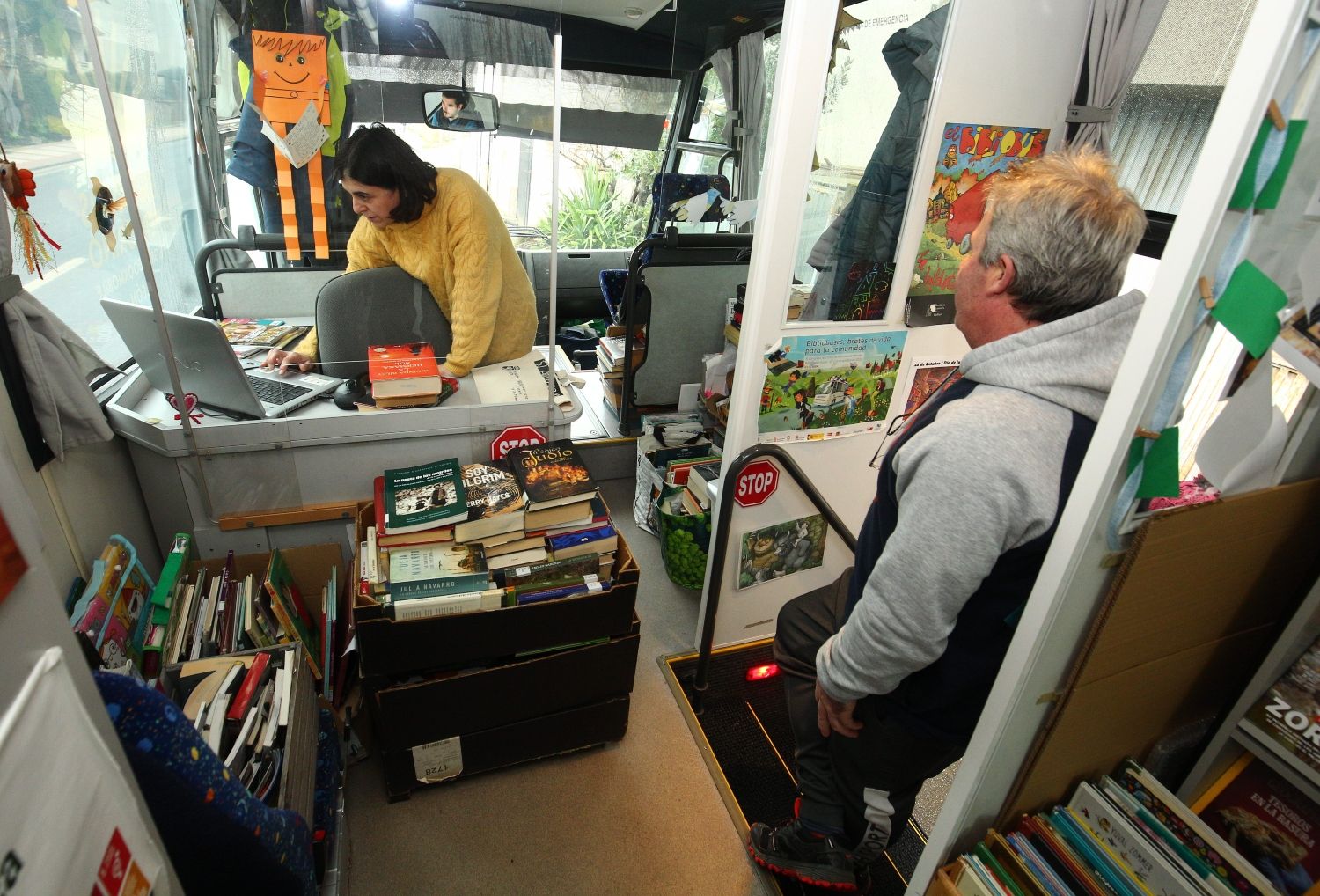 El Bibliobús de León cumple 50 años: Más que un servicio de libros, una conexión vital en los pueblos olvidados