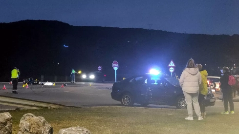 Dos heridos en el choque entre una moto y un turismo en la N-630 a la altura de La Robla (León)