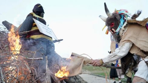 Celebración de “Los Campaneirus” en La Cuesta | Campillo / ICAL Celebración de “Los Campaneirus” en La Cuesta | Campillo / ICAL
