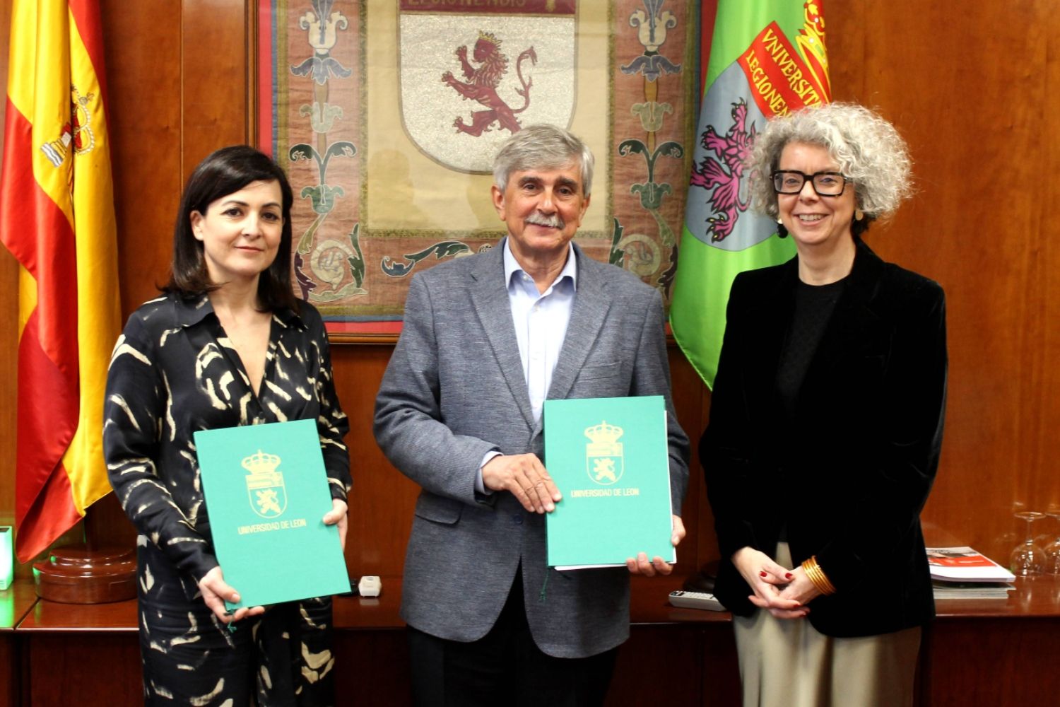 Unicaja Banco y la Universidad de León renuevan su convenio de colaboración, con un vínculo de 47 años