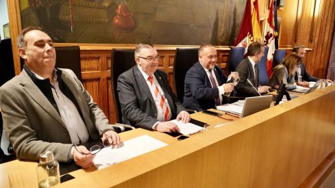 Pleno de presupuestos de la Diputación de León | Campillo / ICAL. Pleno de presupuestos de la Diputación de León | Campillo / ICAL.