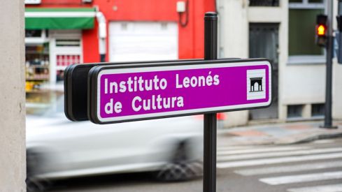 El ILC premia el talento narrativo y poético: convocados el Premio Elena Santiago y la Bienal de Poesía