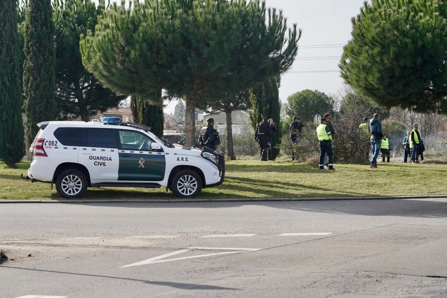  Los agricultores leoneses cortan la N-120 a la altura de Villadangos del Páramo | Campillo / ICAL. 