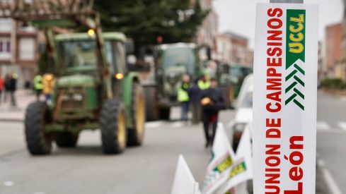 UCCL convoca una tractorada en Santa María del Páramo | Campillo / ICAL. UCCL convoca una tractorada en Santa María del Páramo | Campillo / ICAL.